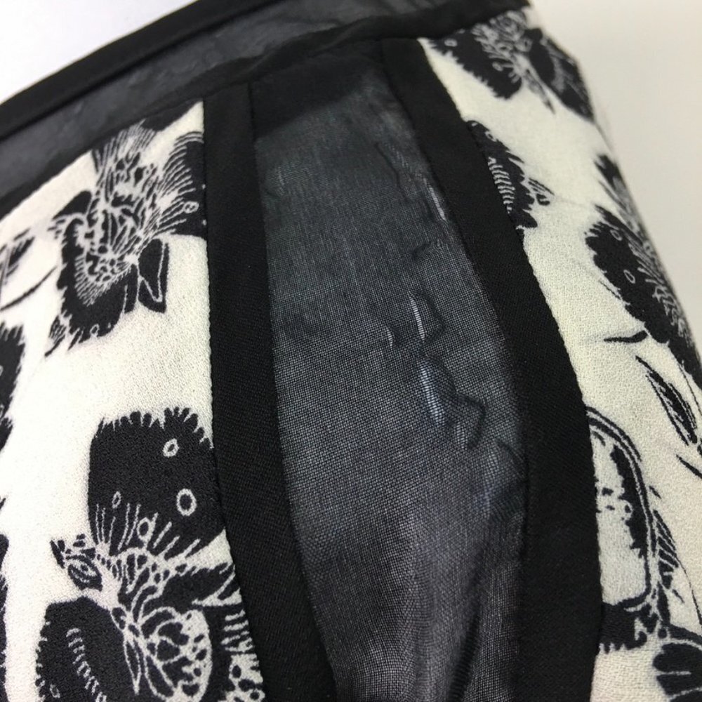 A.L.C. Women's Black White Floral Short Sleeve 100% Silk Crew Blouse Size Large - Picture 7 of 14